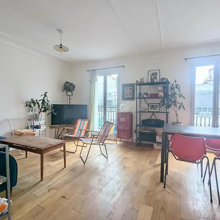 élégant, Moderne Et Paisible Appartamento Parigi