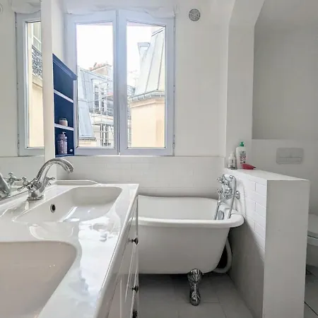 élégant, Moderne Et Paisible Appartamento Parigi